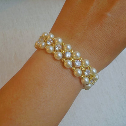 Between Elegance And Sparkle Bracelet